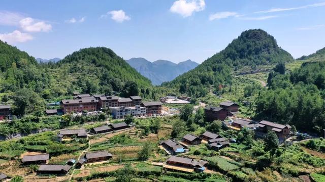 乡游黔中 · 沿河土家族自治县 下庄村丨溶洞篮球，乌江画廊