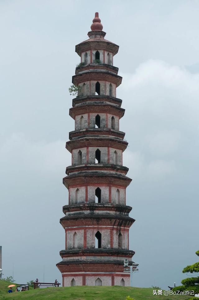 合浦地标大揭秘，明代文昌塔，在汉墓群边守望数百年的传奇