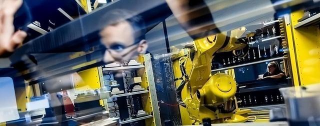 都反水了！ASML、荷兰光刻机供应商相继宣布，外媒：事情闹大了