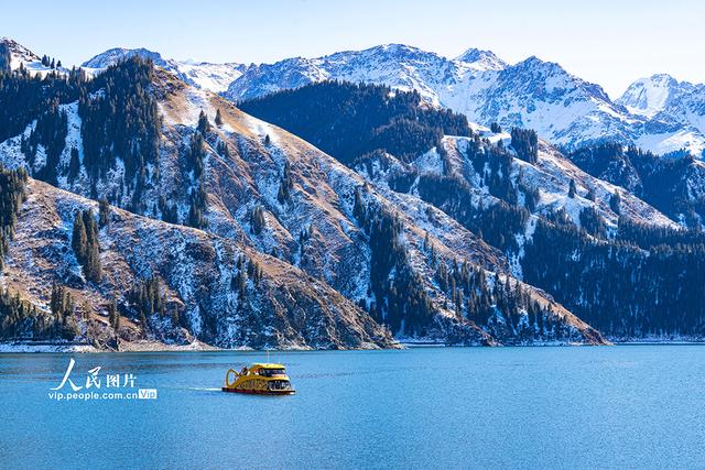 新疆昌吉：天山天池风景区宛如冰雪童话世界