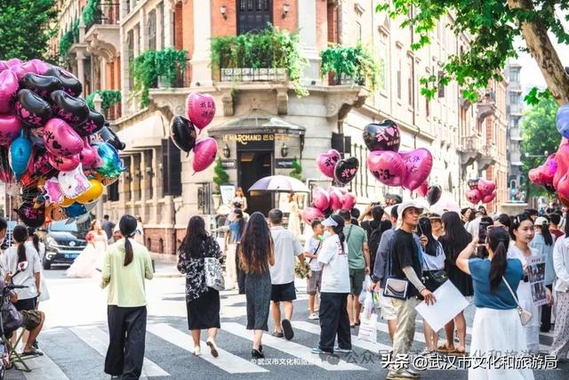 41°C高温天，这么多游客来武汉玩什么?