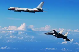 解放军战机抵近台岛，只剩1分钟航程，邱国正：两岸再无缓冲余地图片