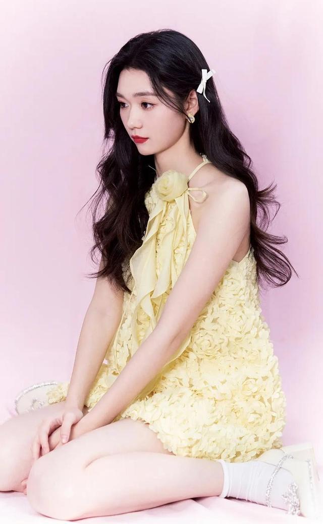 00 后段奥娟凭处女作入围金鸡奖最佳女主角，颜值出众惹人爱