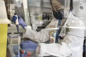 年轻人症状更明显！新冠越来越像感冒了？专家热点解答图片