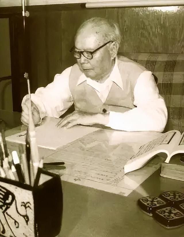 陈毅去世后，追悼词周总理写"功大于过"	，毛主席批示：去掉这个