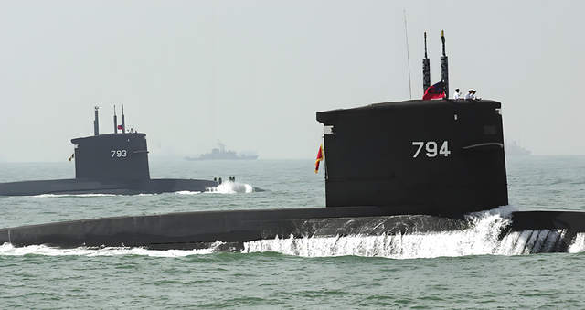 如果赖清德坐潜艇逃跑，怎么办？解放军三套预案，堵死逃亡之路！