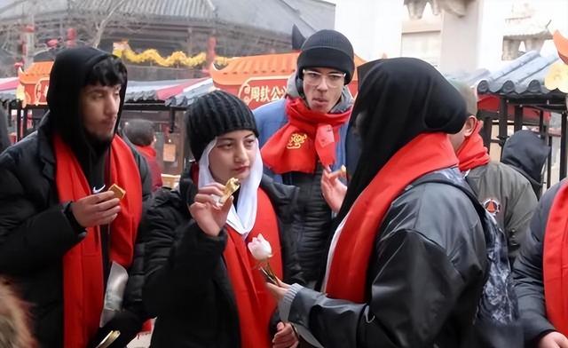 风向！彻底变了！第一批来华免签的外国人，回国后_戒断反应_明显