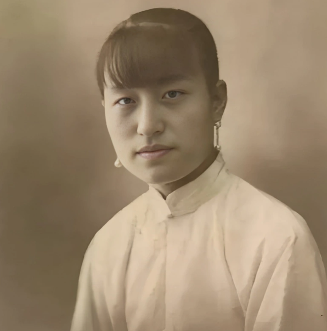 蒋介石唯一女儿有多美？先后嫁给他的“死敌”，晚年继承天价遗产