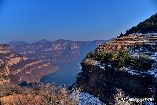 由太行屋脊俯瞰太行平湖