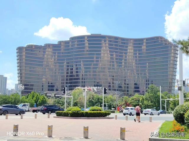 三线城市商丘市中心城区第一个也是唯一个五星级酒店信华建国酒店