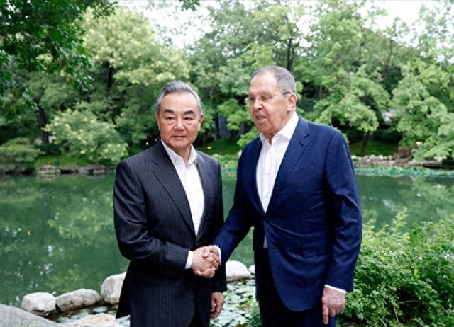 俄外长离开北京前，见到了最想见的人，一句话让普京没了后顾之忧