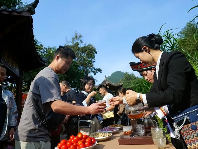 重阳安康：不老神泉首届祈福活动取得圆满成功