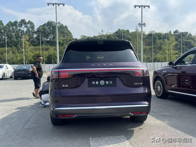 成都车展探馆问界M8纯电版实车