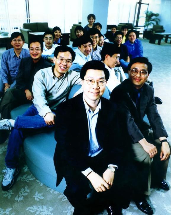 在美27年却未改变国籍，今携千亿资产撤出，把95%投入中国市场