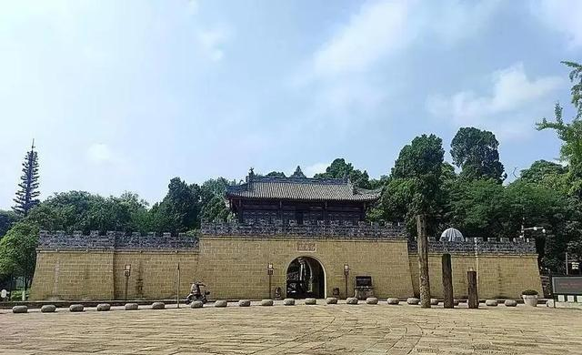 意大利人来德阳旅游，回国后摇头感叹：中国已经是超一流国家了