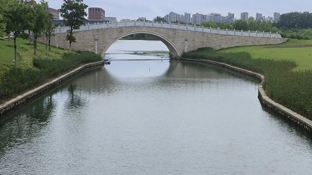 预约到了浙江大学,带女儿去了