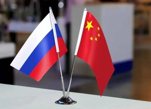 赶在解放军围台前，俄外长表态：若台海爆发冲突，俄支持中国统一