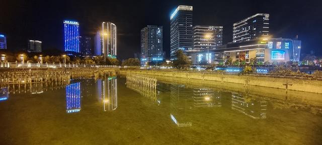湘西吉首的夜景很美