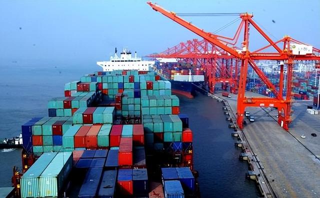 中美谈崩了？白宫：8月12日恢复24%对华关税，美财长更是口出狂言