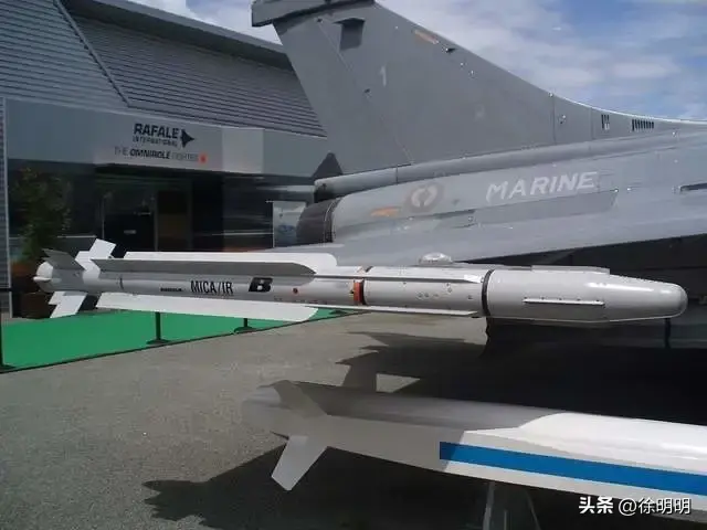 歼-10CE空战全胜，专家却因霹雳-10未出场喊“不过瘾”