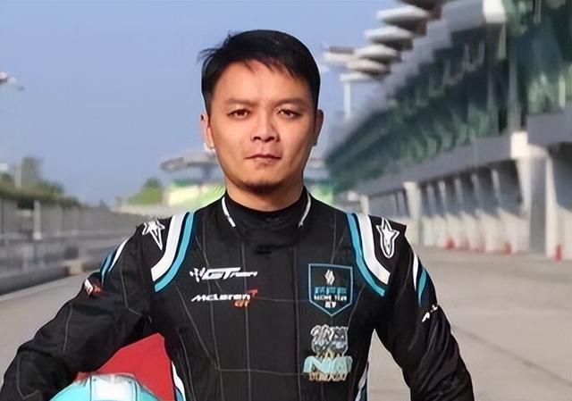 一夜输1亿，一瓶酒50万，2亿豪车买来当玩具，父子败光百亿家产！