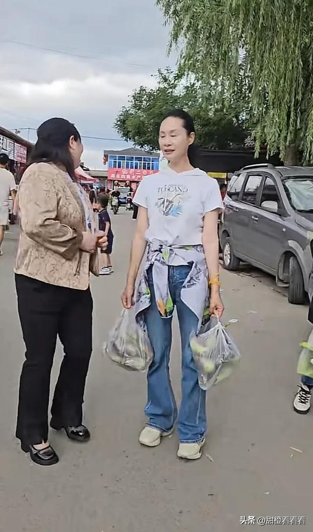 59岁于文华住北京郊区别墅生活低调，亲自回应网友关于大衣哥事情