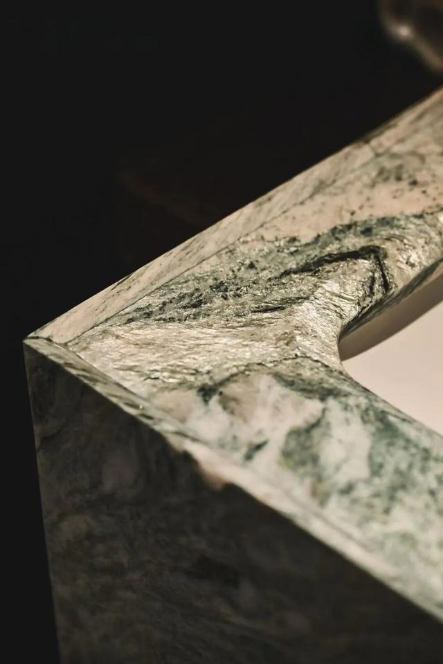 这里，是与世界同频的远见