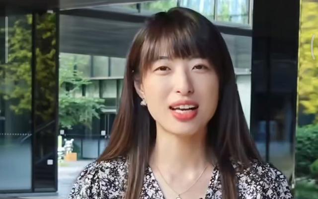 雷军打出美女牌！85后东北姑娘魏思琪上位，小米这步棋不简单