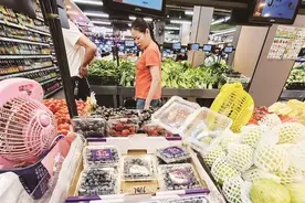 蓝莓价格大跳水！这样的蓝莓更新鲜→图片