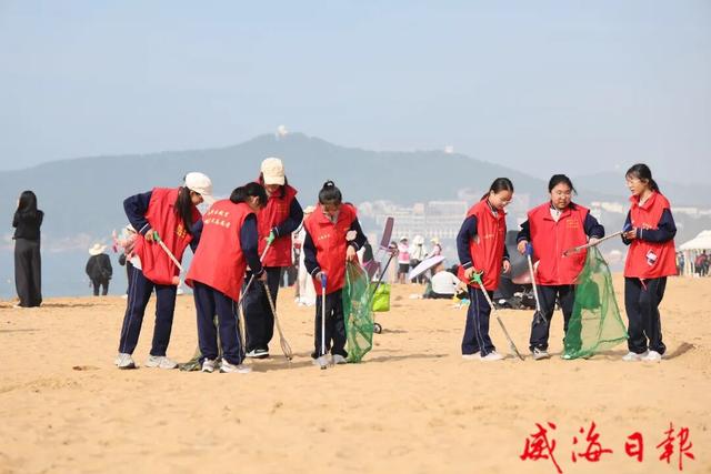 胡歌鞠萍发来祝贺！威海国际海水浴场成为全国首个蓝旗认证海滩