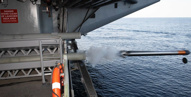 福建舰6联装“神秘发射管”是什么