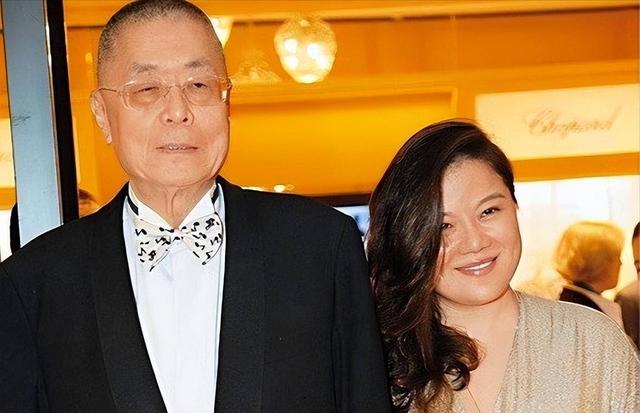 三婚娶小37岁徒弟，81岁生女，84岁生儿，如今住美国豪宅好不惬意