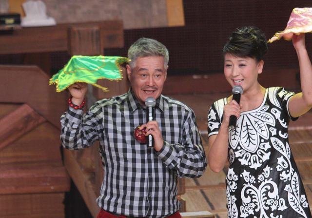 一级演员闫学晶塌房，她做错了两件事