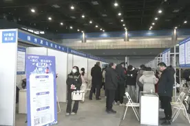 扬州国展中心新春招聘会：首场5000岗位“职”达家门 2月15号将举行第二场图片