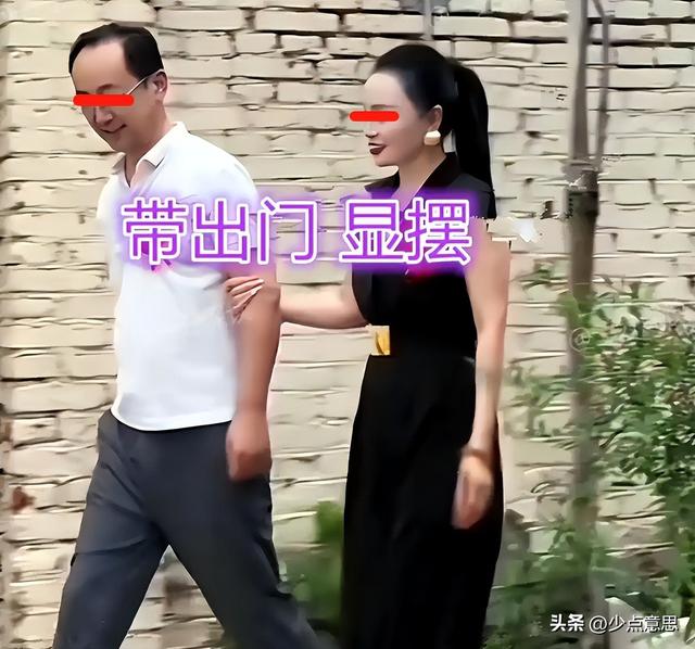 山东42岁女子爱打扮，丈夫常带出门显摆，网友：这样的谁不喜欢？