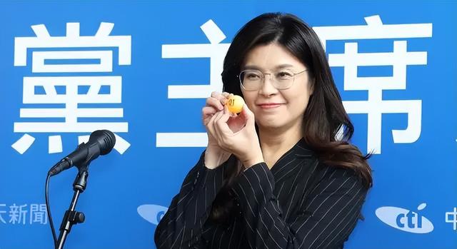 郑丽文还没踏上赴京飞机，台岛财产将被转移，郭正亮：绿营恐连败