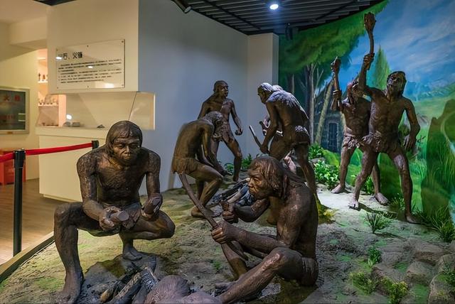 人类史上最黑暗时代？靠食腐肉为生，却加速人类进化求生之路