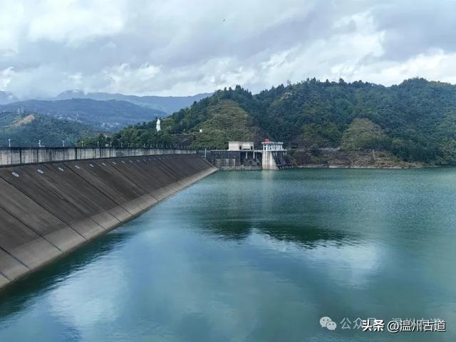 治愈系的湖光山色，皆在这片美丽的山水！