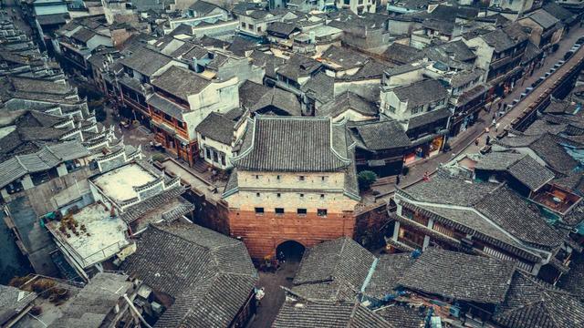 想玩点不一样，这个冬天，让我们去湘西过大年！