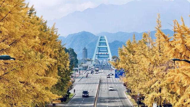 马克龙也要参观的都江堰，到底有多美？