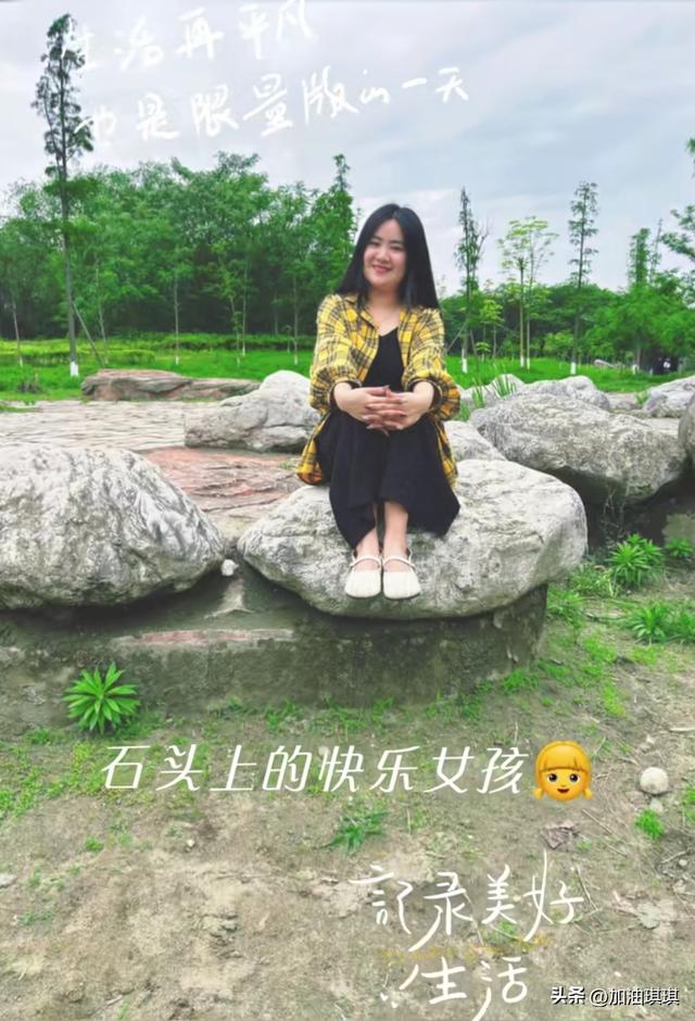 四川34岁美女伍燕去世，儿女双全，前后不到10个月，丈夫悲痛悼念