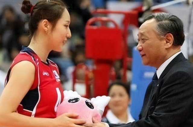 想打主力就必须陪睡，连女体能师都不放过	，韩体坛有多恶心