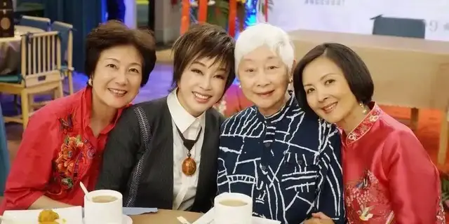 回国5天后安详离世！生前花20万美元盖学校，弥留之际包机回中国
