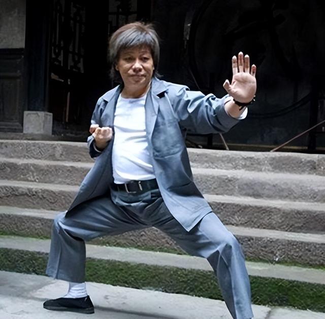 梁小龙被曝离世1天，私生活被扒底朝天	，原来他和杨少华处境一样