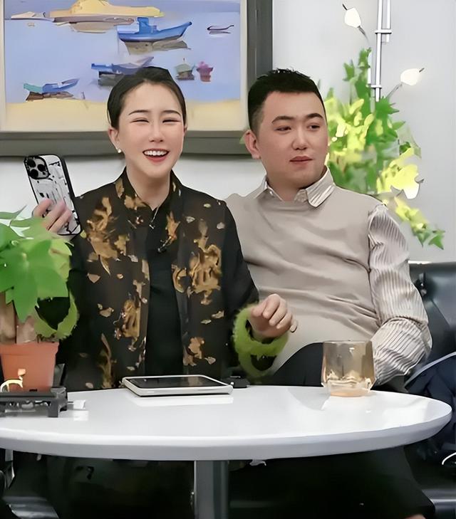 42岁香港艳星下嫁山东农村，曾不雅照满天飞，现状曝光，她后悔吗