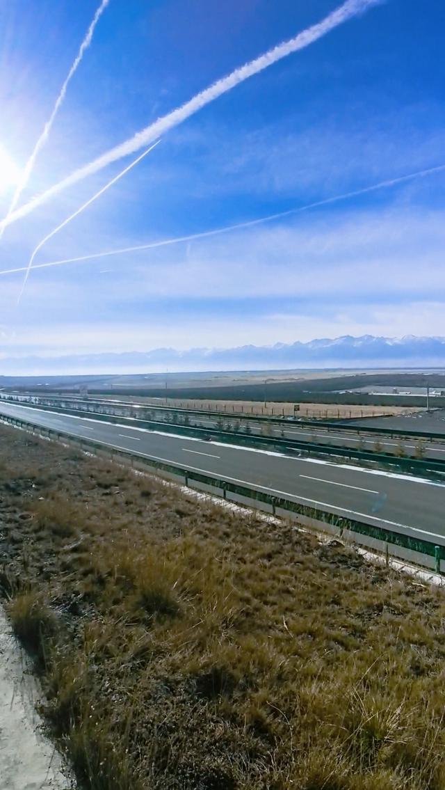 五绝:行旅望祁连山随吟