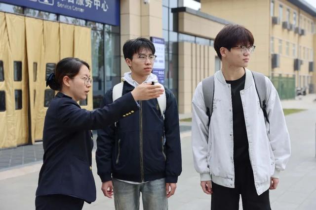 人人拎几箱坐火车！网友：错过等一年！