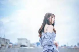 丈夫半夜看手机睡着，我偷瞄他聊天记录冷汗直流，7年婚姻到头图片