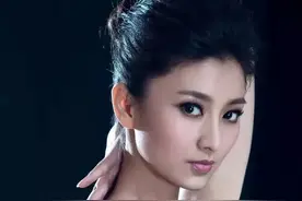 美丽的内地女演员斓曦图片