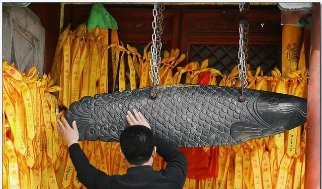 中国有一古庙，庙不大，却有武警全天站岗，究竟有何过人之处？